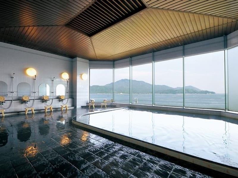 Miyahama Grand Hotel Hatsukaichi Extérieur photo